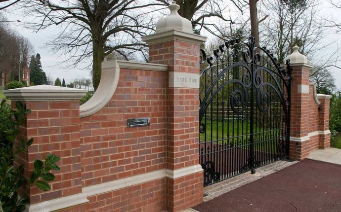 Driveway Gates | Homebuilding & Renovating