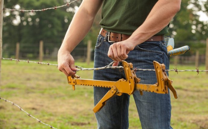 Fence Repair TwistSplices - Barbed Wire Splice | Ranchmate