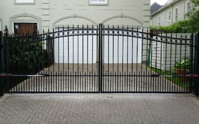 Gate Openers Houston | Sentry Houston Garage Door & Gate Service Co