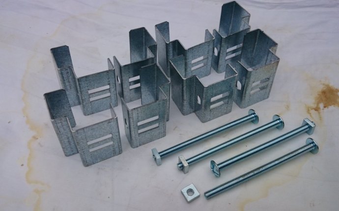Postfix Slotted Concrete Fence Post Brackets to Fit 4 x 4 Posts