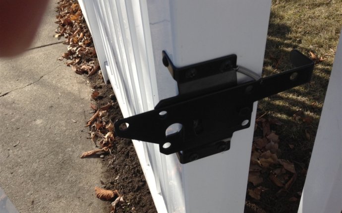 Vinyl Fence Gate Locks Design : Peiranos Fences - Best Vinyl Fence